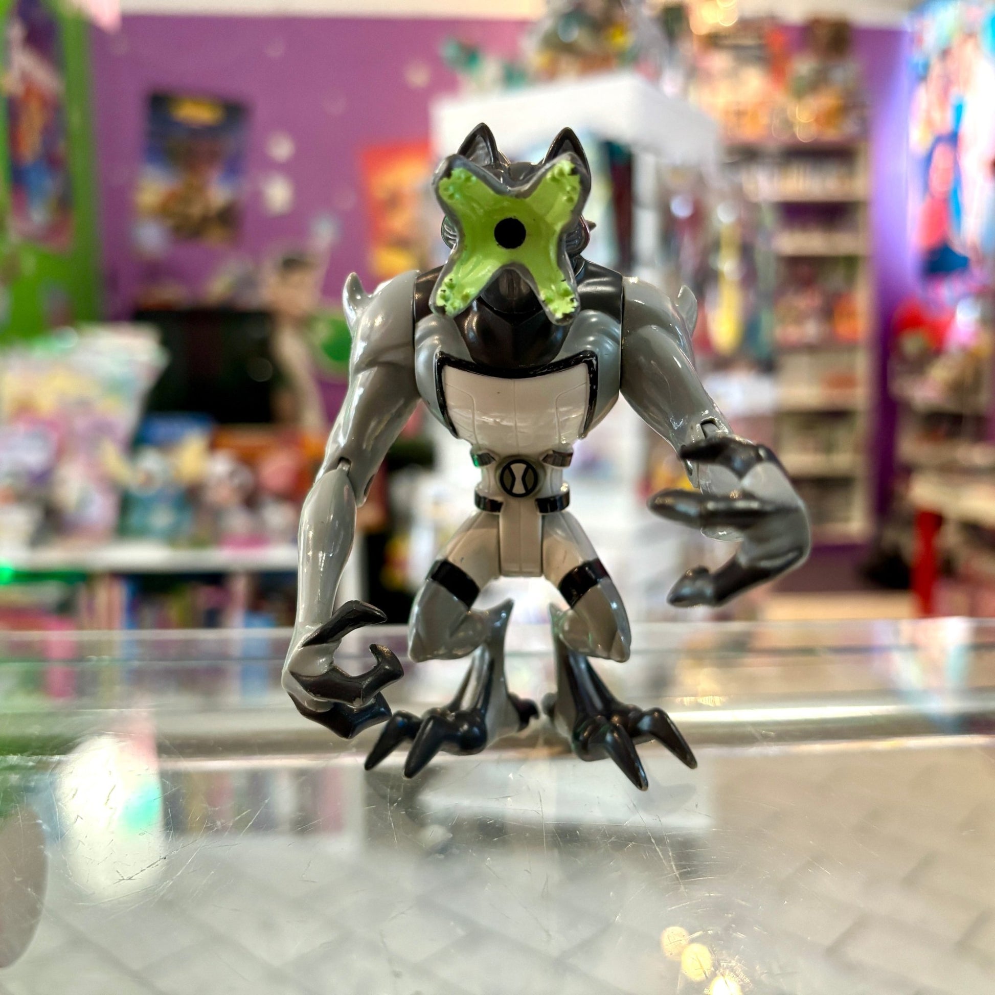 Cartoon Network Ben 10: Ultimate Alien - Benwolf Blitzwolfer Action Figure (Bandai, 2010s) - PopCultGang
