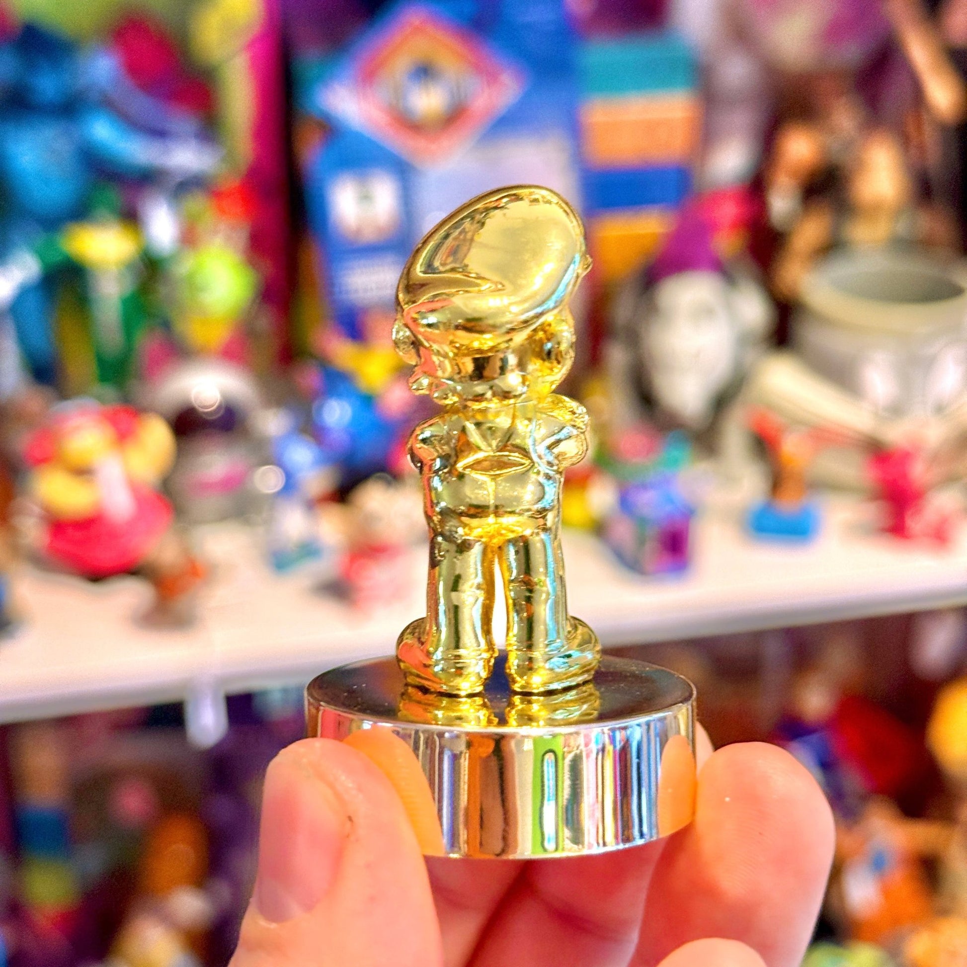 Club Nintendo: Limited Gold Super Mario Statue - Platinum Member Memorial (Japan Exclusive, 2003) - PopCultGang