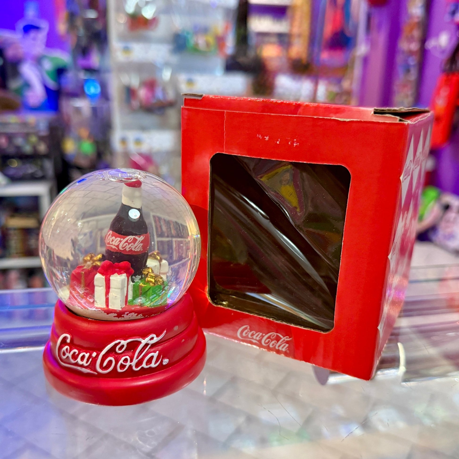 Coca Cola Snowglobe (2000s) - PopCultGang