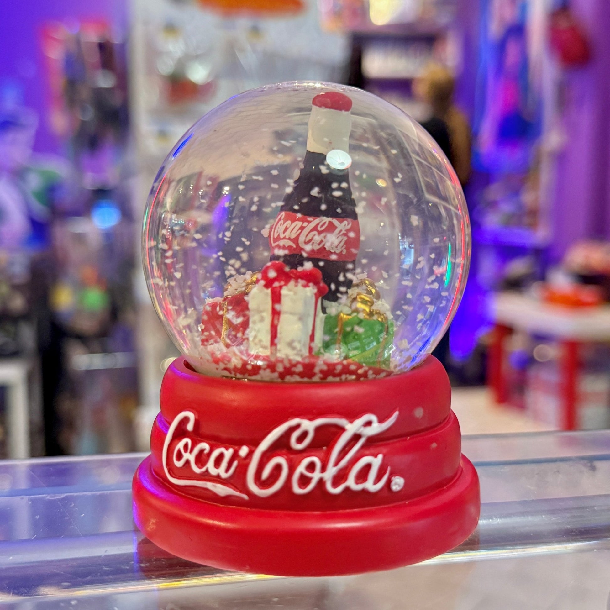 Coca Cola Snowglobe (2000s) - PopCultGang