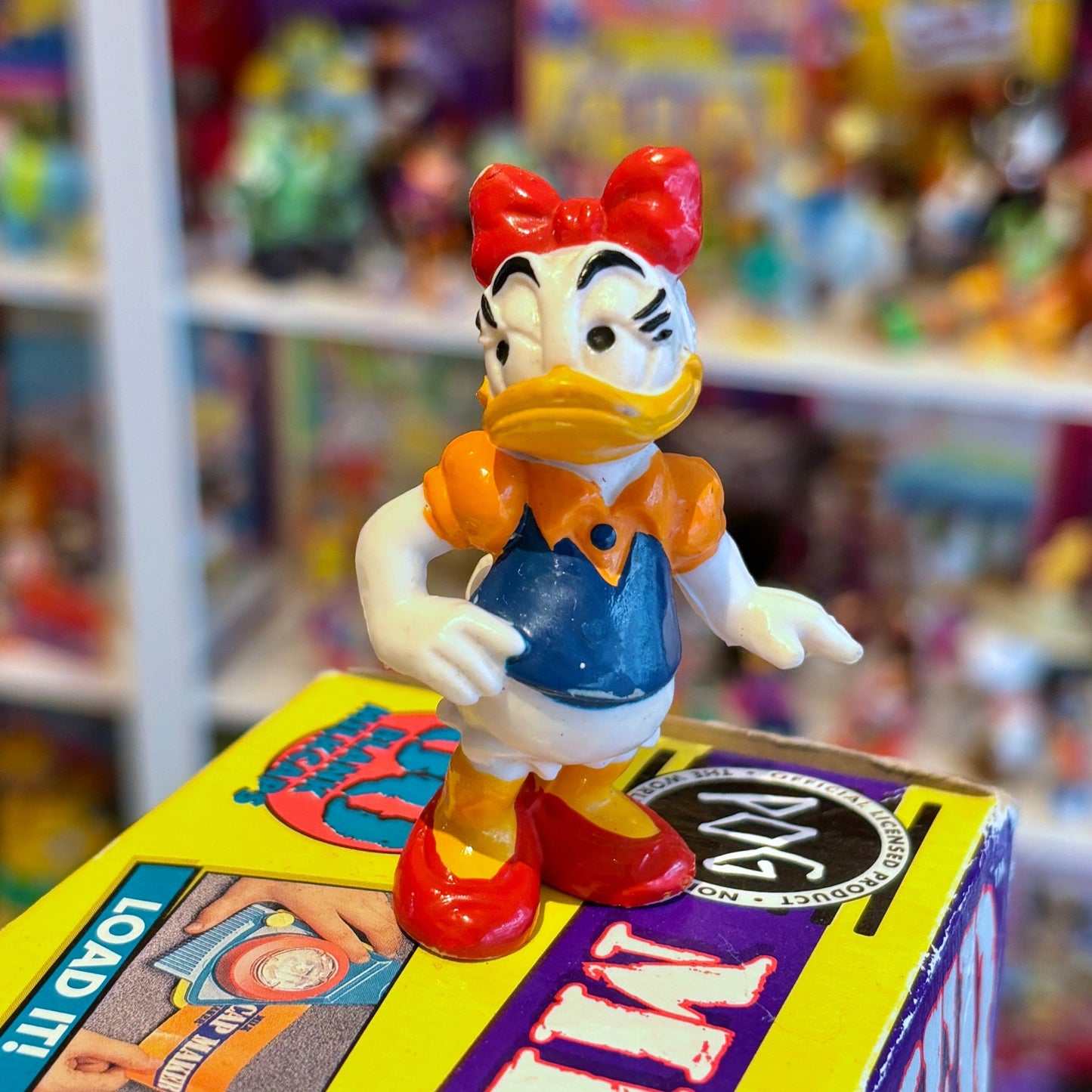 Daisy Duck PVC Figure (Bully, 80s) - PopCultGang