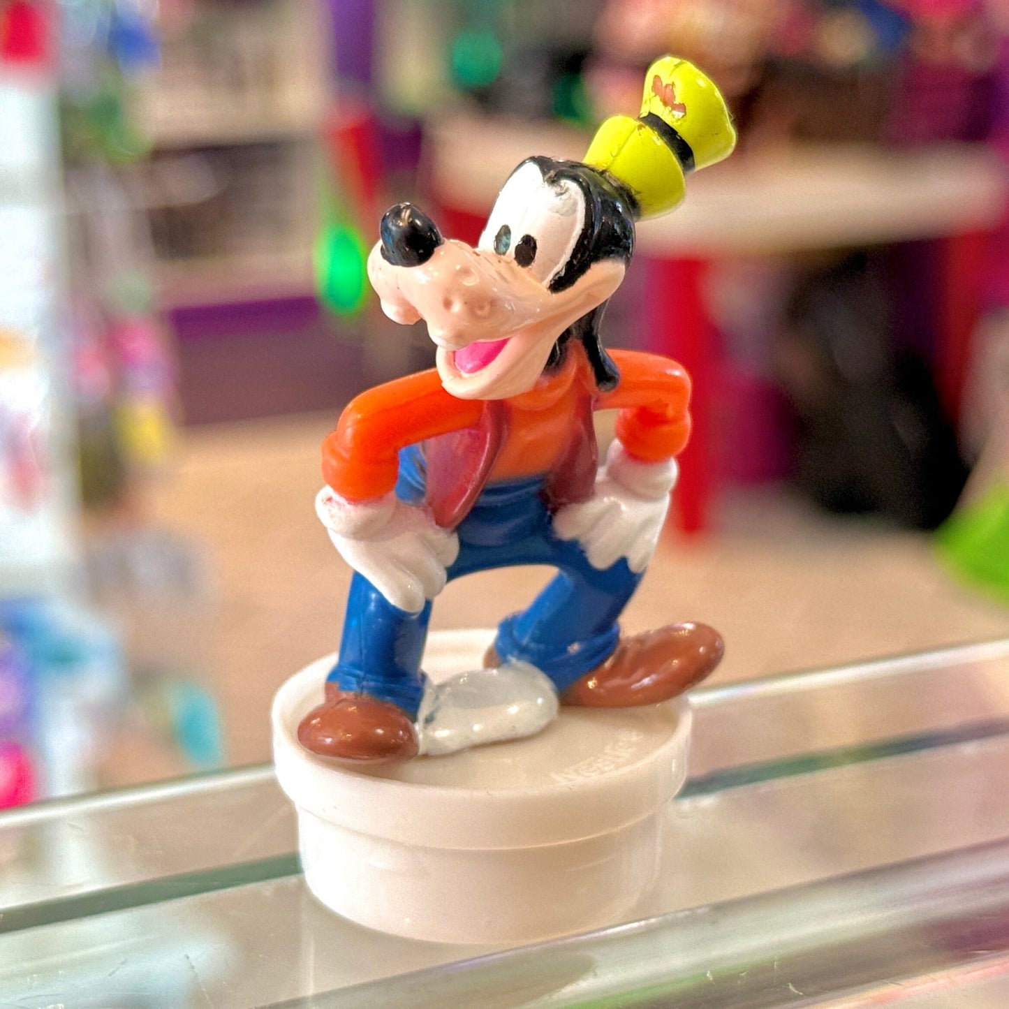 Disney: Goofy Collectible Figure (Smarties, 1999) - PopCultGang