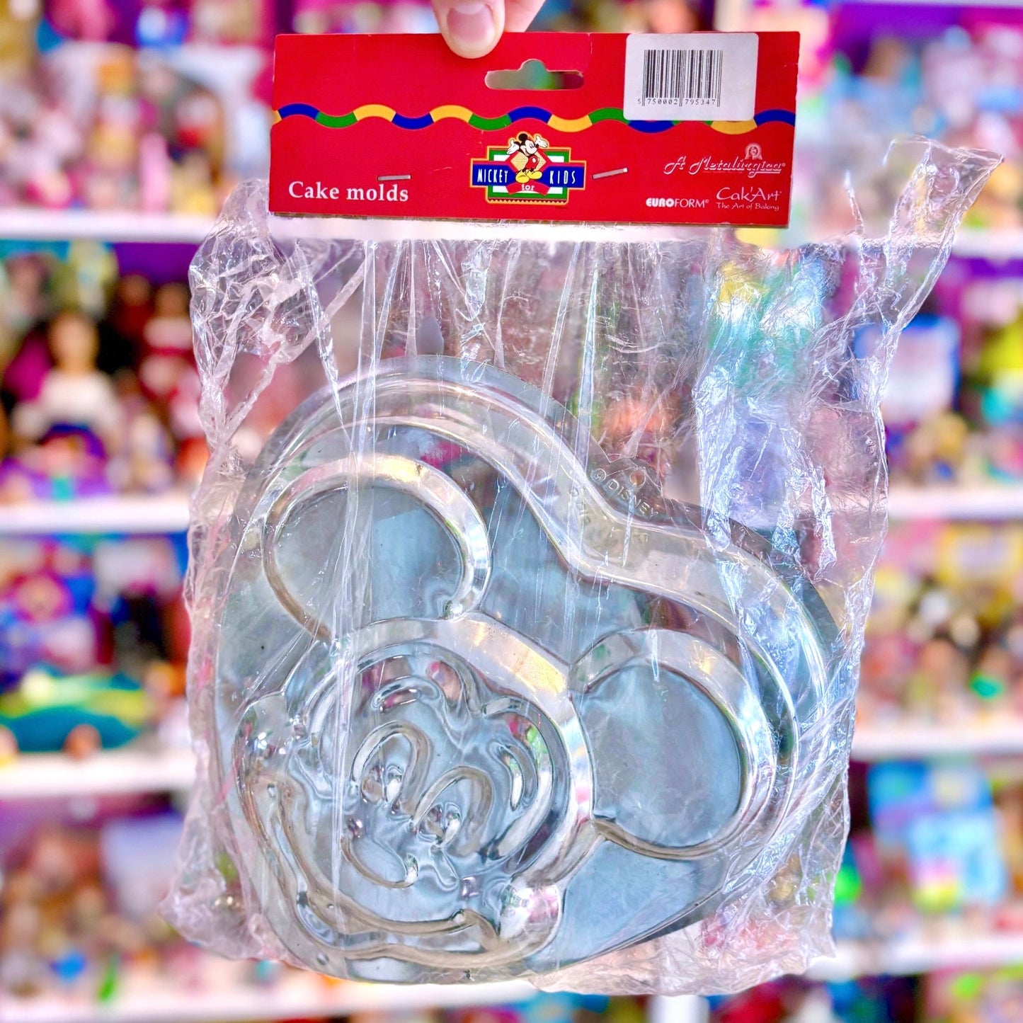 Disney Mickey & Minnie Mouse Cake Pan - PopCultGang