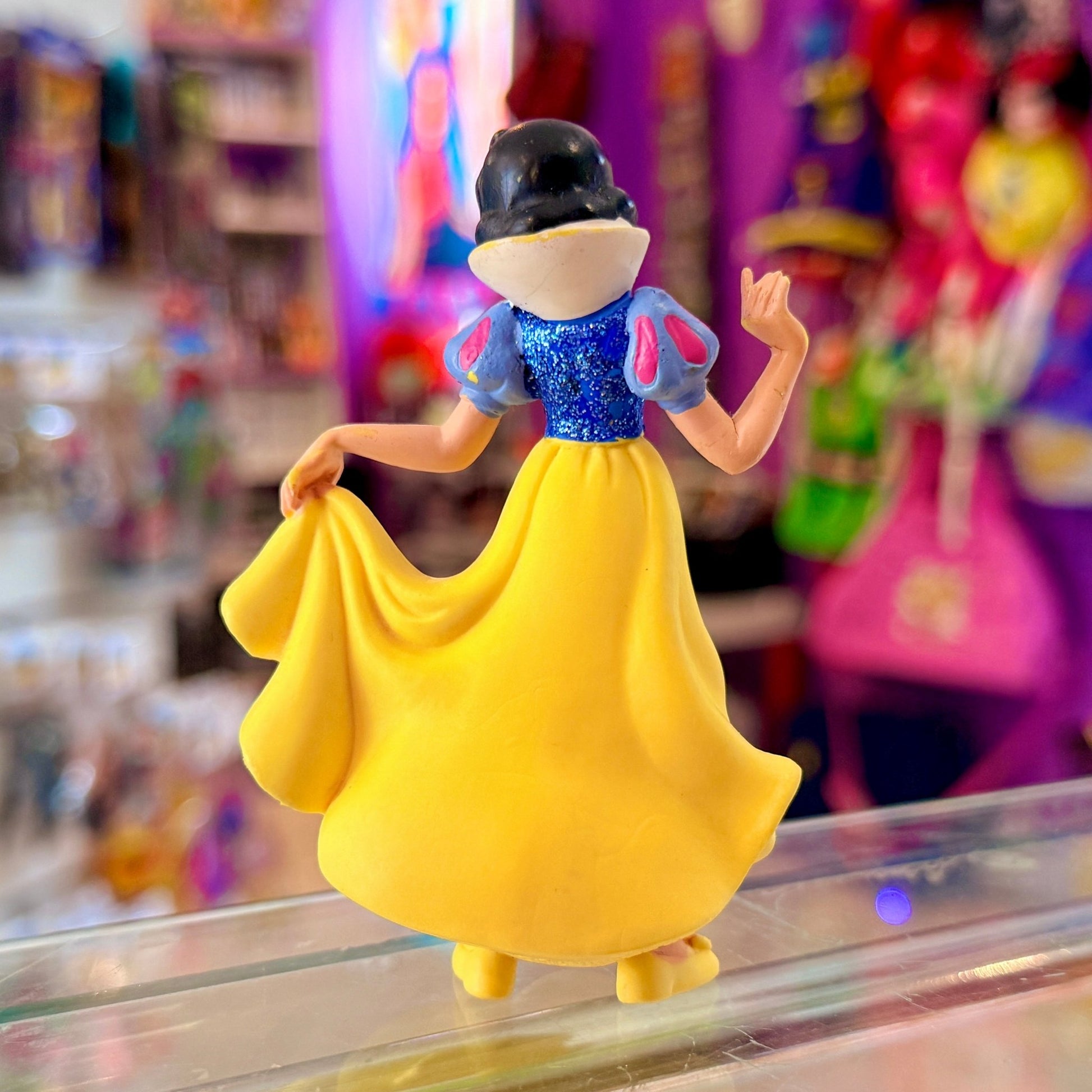 Disney Princesses: Snow White Glittery Yellow Dress PVC Figure (2000s) - PopCultGang