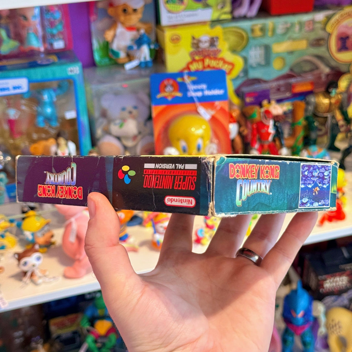 Donkey Kong Country (boxed, SNES) - PopCultGang