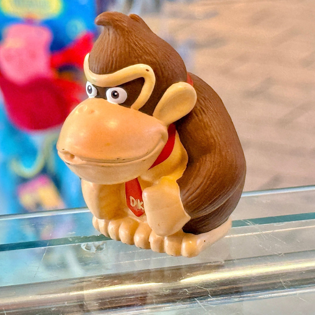 Donkey Kong Country Returns: Sitting PVC Figure (Nintendo, Toys R' Us UK pre-order bonus, 2010) - PopCultGang