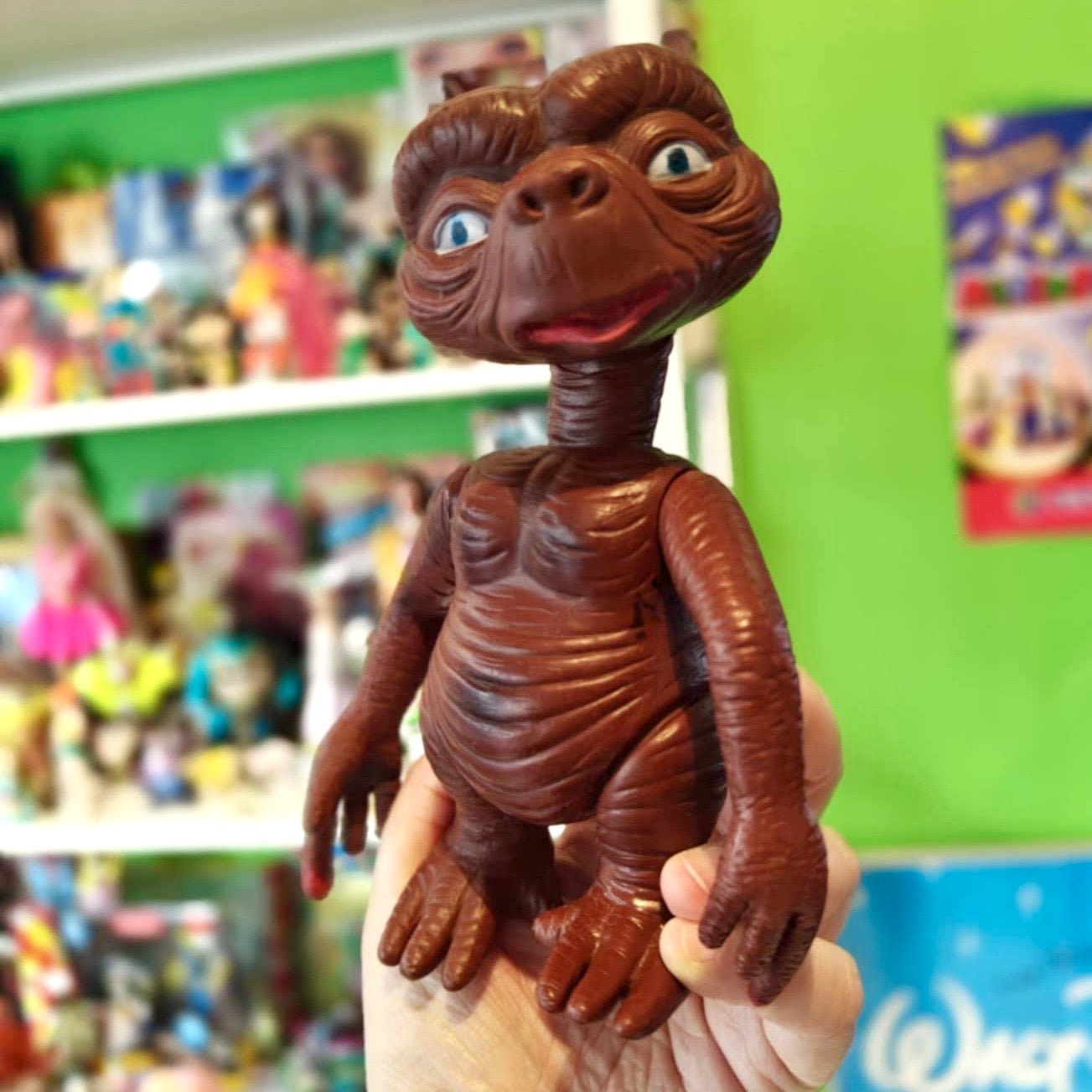 E.T. The Extra - Terrestrial Figure (80s) - PopCultGang