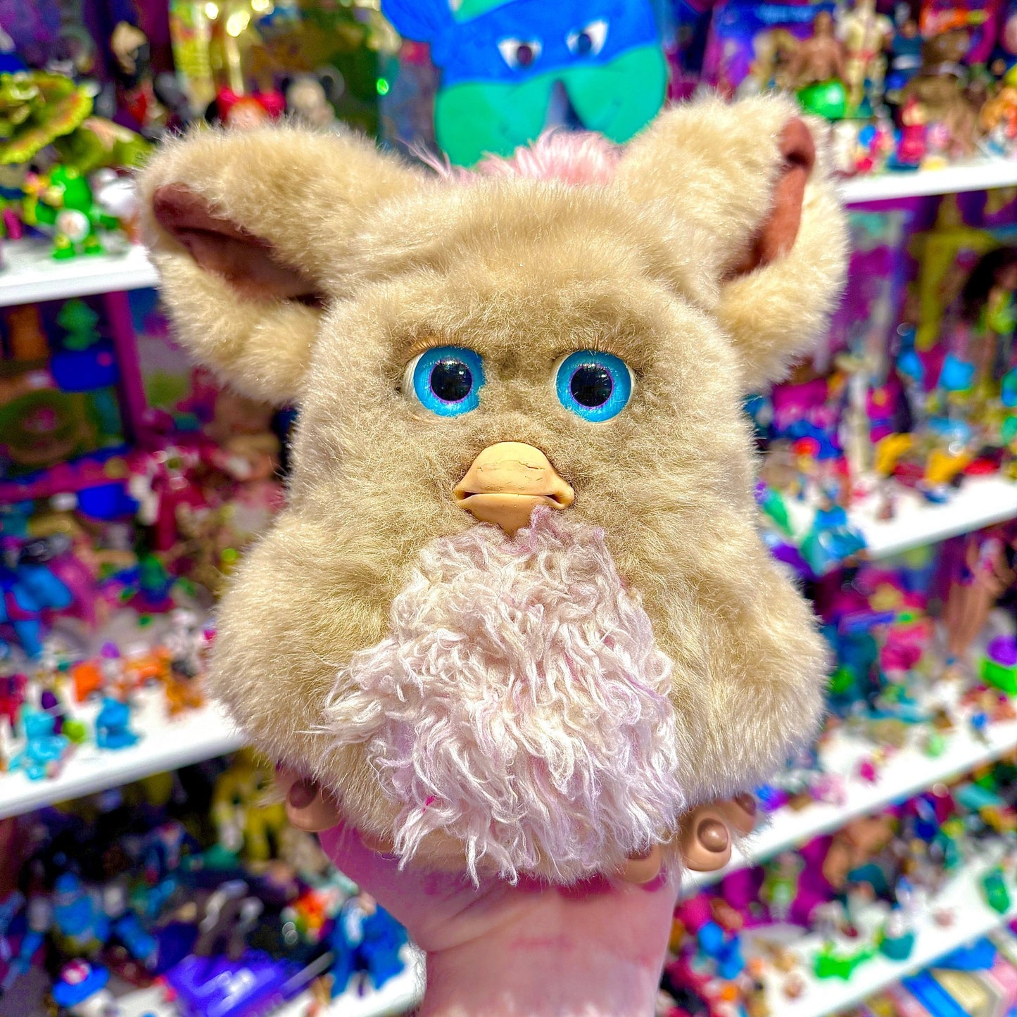Furby Tan Brown Pink Hair (Tiger Electronics, 2005) - PopCultGang