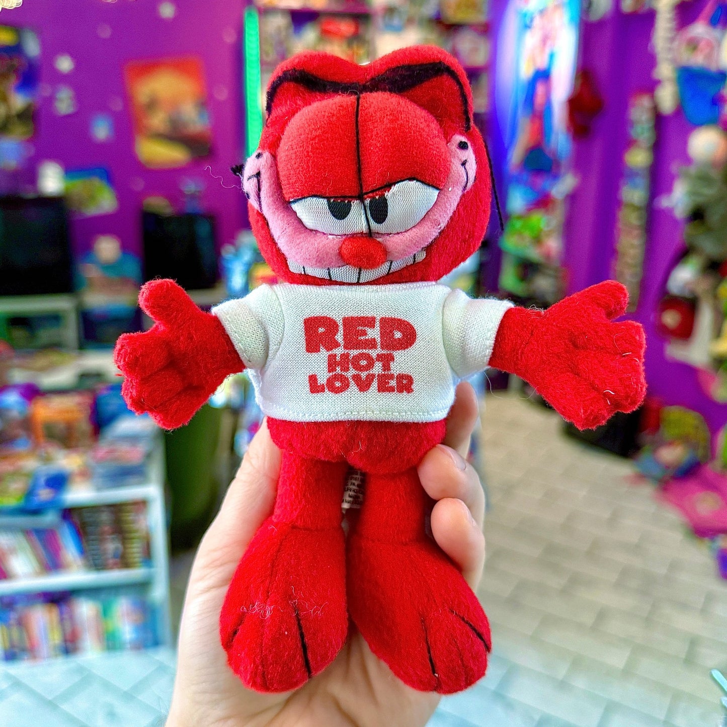Garfield: Red Hot Lover Plushie (2000s) - PopCultGang