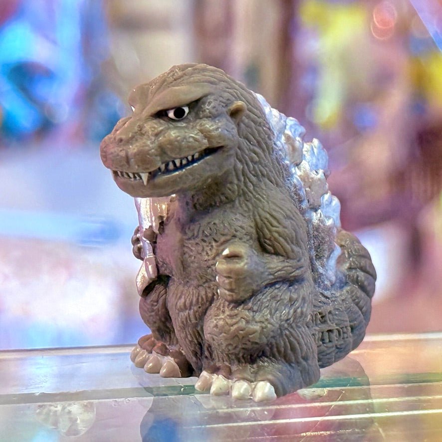 Godzilla: Giant Monsters All Out Attack - "Godzilla 1954 Holding Plane" Finger Puppet Figure (Bandai, 2001) - PopCultGang