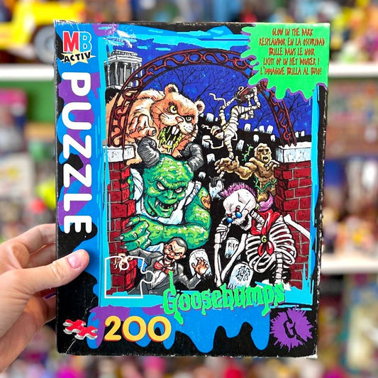 Goosebumps Glow in the Dark Jigsaw Puzzle (200 pieces, 90s) - PopCultGang