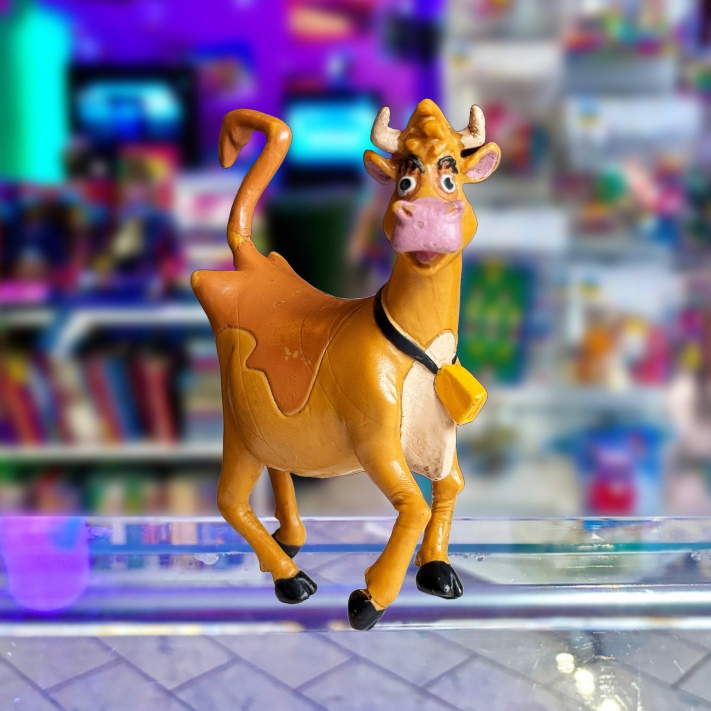 Home On The Range: Grace Cow PVC Figure (Bully, 2004) - PopCultGang