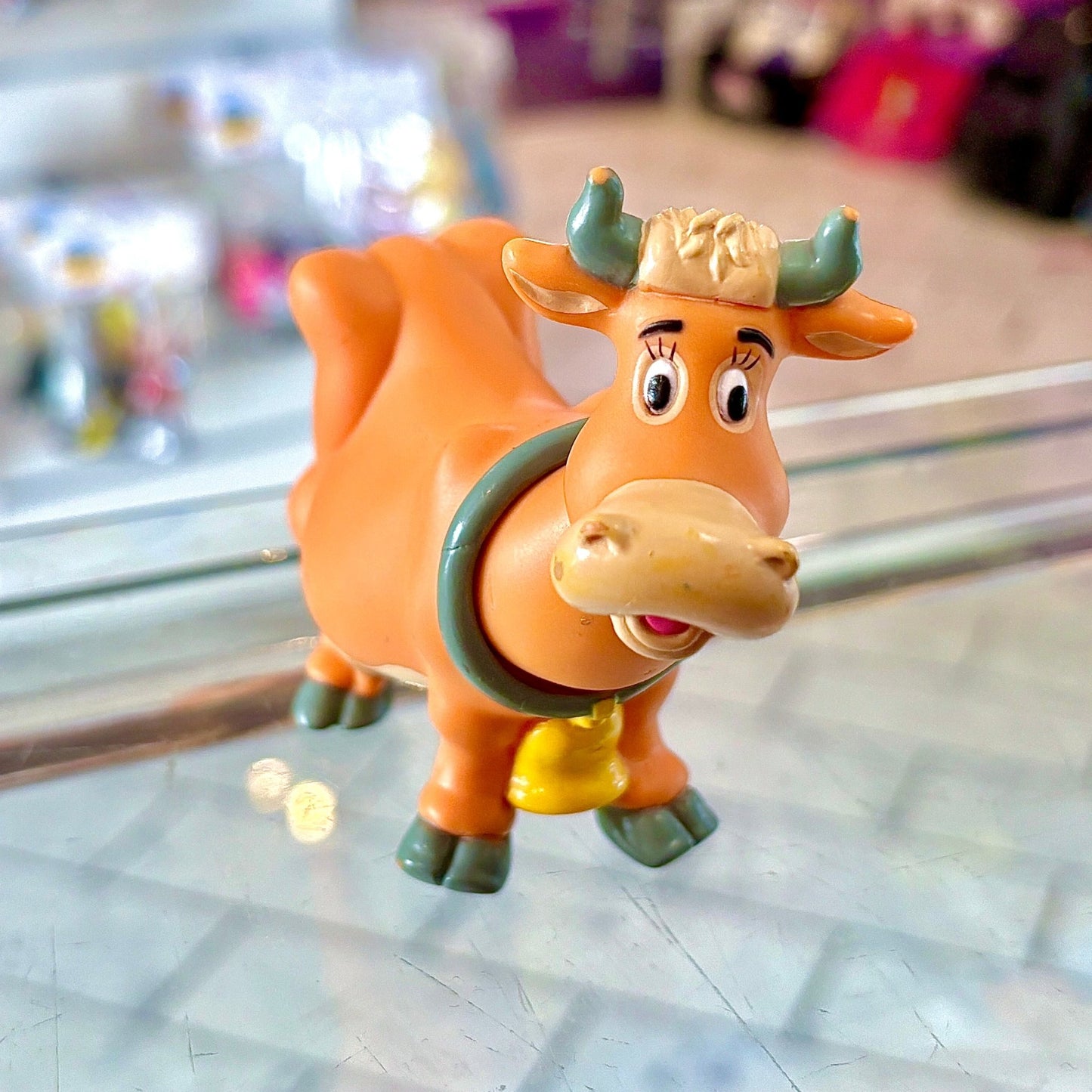 Home On The Range: Grace Cow PVC Figure (Disney, 2004) - PopCultGang