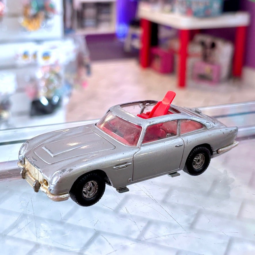 James Bond: Aston Martin DB86 Die-Cast Car - Corgi 270 (1960s) - PopCultGang