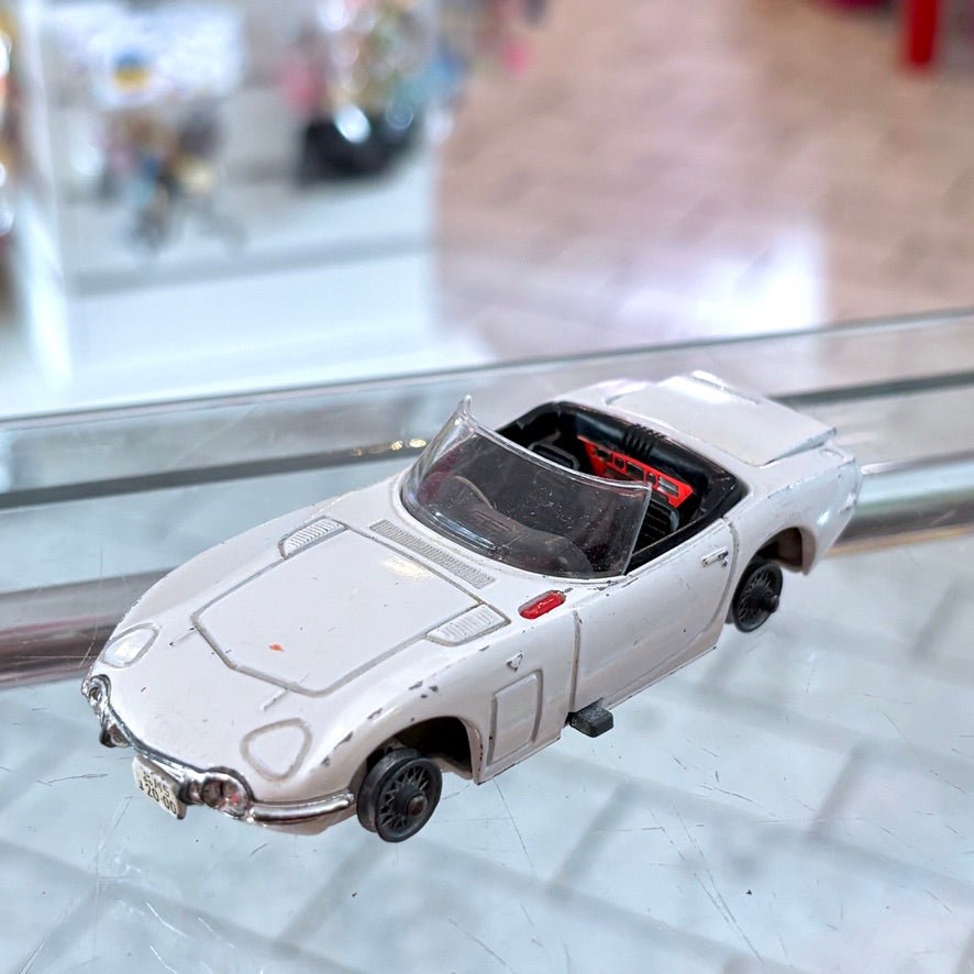 James Bond: Toyota 2000 GT Die-Cast Car - Corgi 336 (60s) - PopCultGang