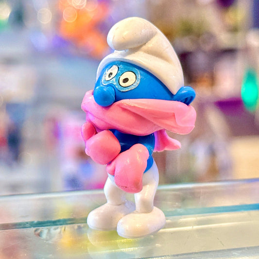 Kinder Surprise: Smurfs Football - Smurf Wearing Scarf Mini Figure (1990) - PopCultGang