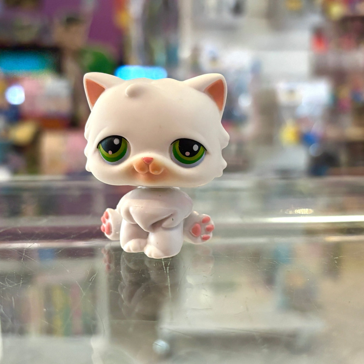 Littlest Pet Shop: 15 White Persian Cat (Hasbro, 2000s) - PopCultGang