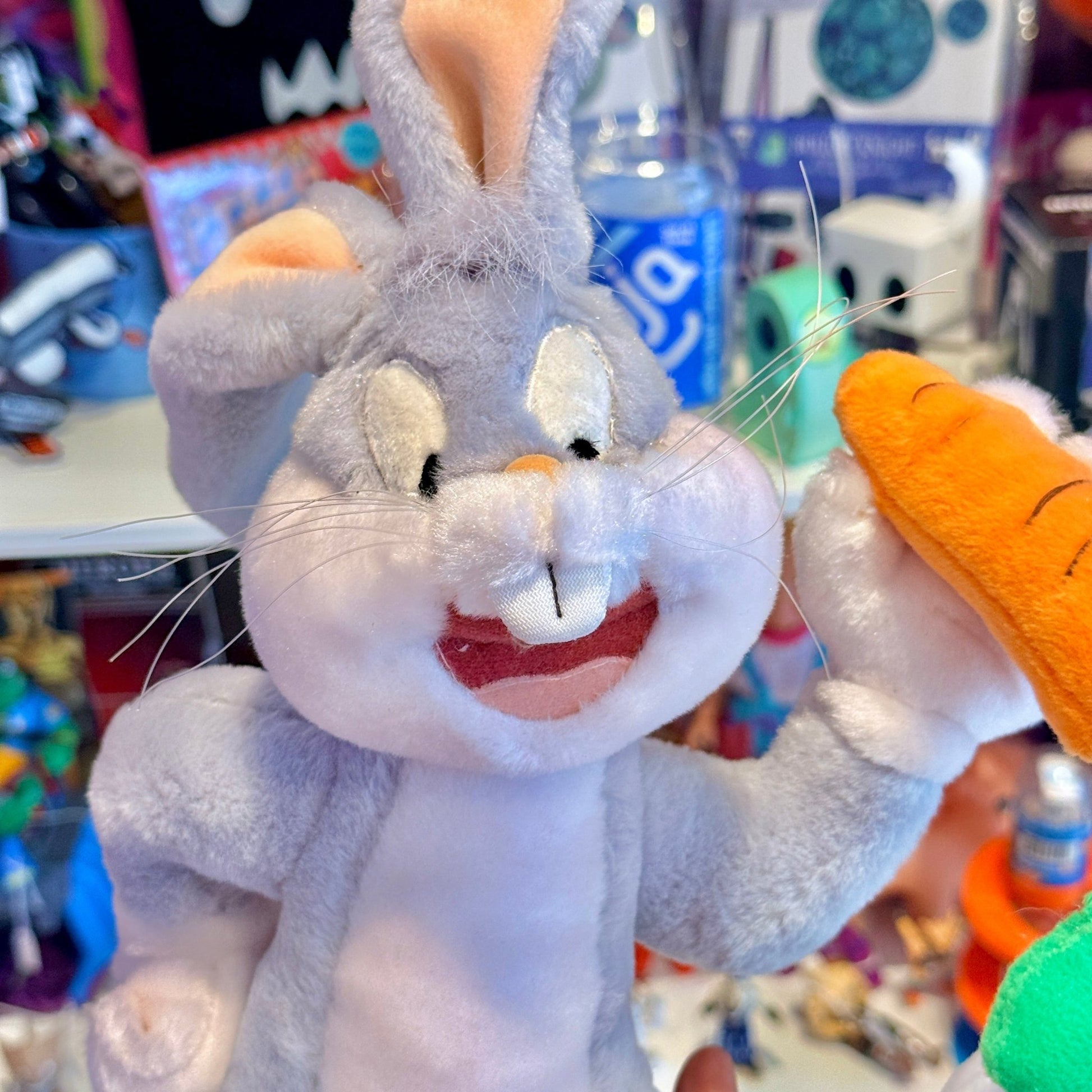 Looney Tunes: Bugs Bunny Eating Carrot Sitting Plush (Applause, 90s) - PopCultGang