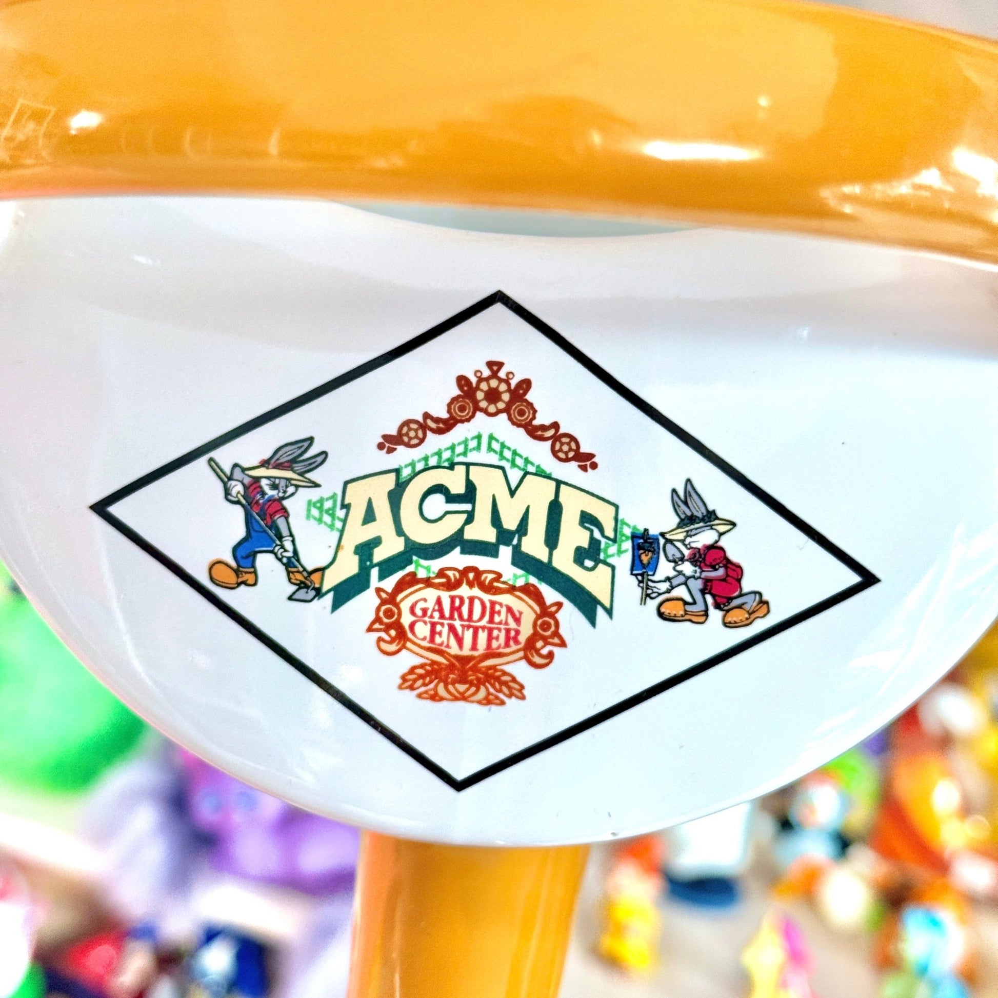 Looney Tunes: Ceramic Watering Can - Taz, Porky & Petunia Pig (Warner Bros. 1993) - PopCultGang