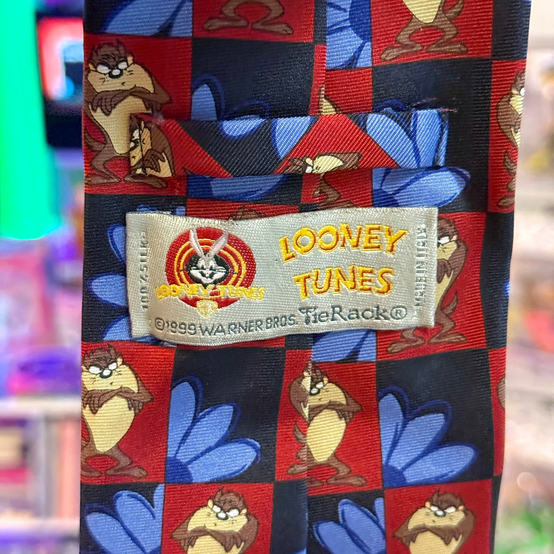 Looney Tunes: Taz The Tazmanian Devil Red Silk Tie (Warner Bros. 1999) - PopCultGang
