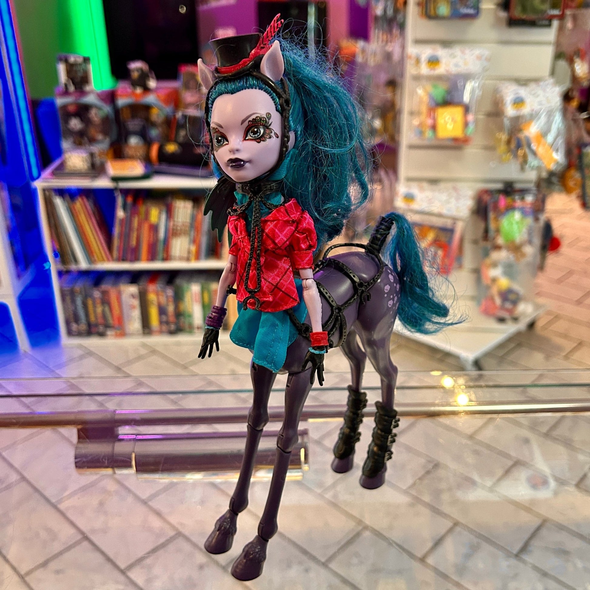 Monster High: Avea Trotter (Freaky Fusion) - PopCultGang