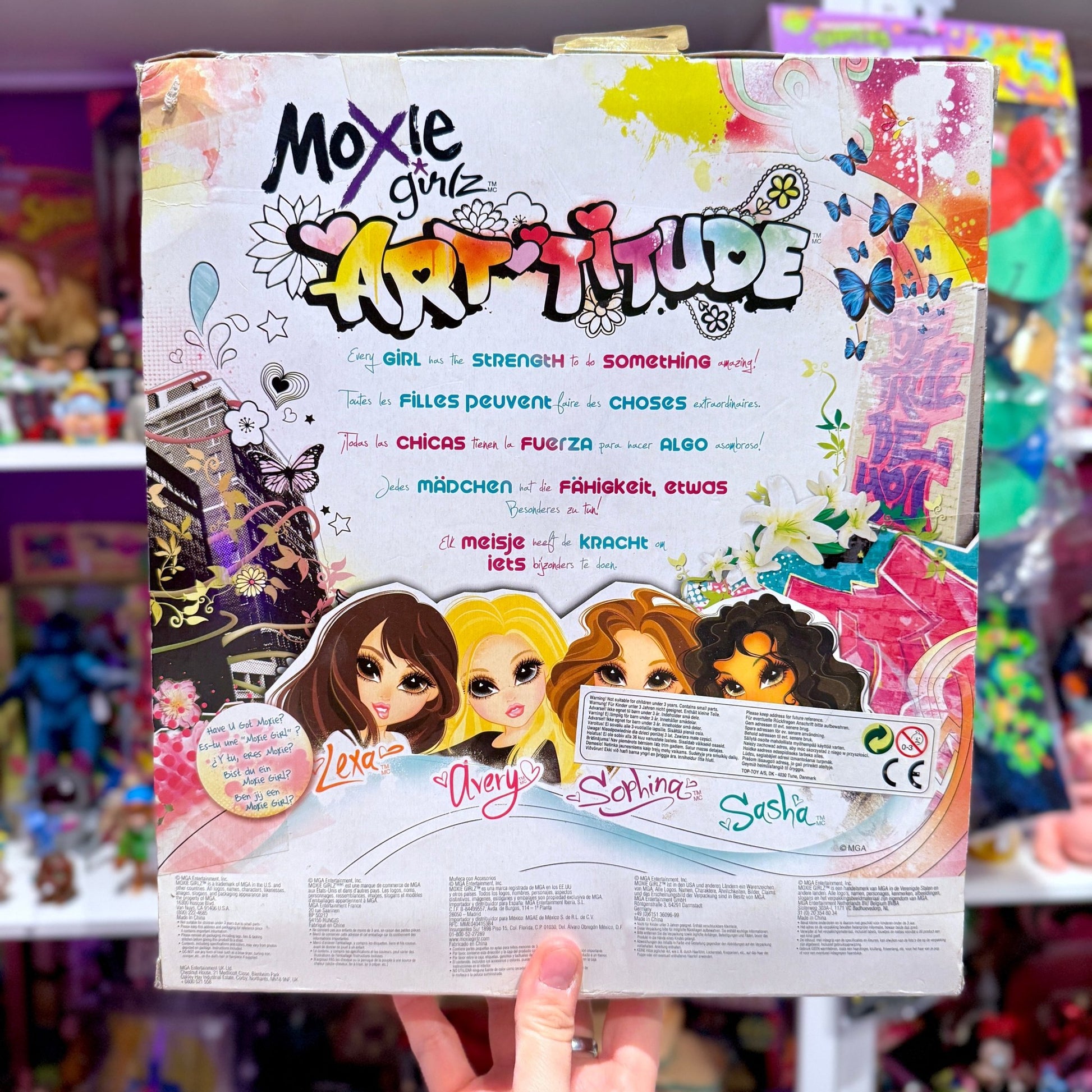 Moxie Girlz: Art - titude Avery Doll (NIB, MGA, 2009) - PopCultGang