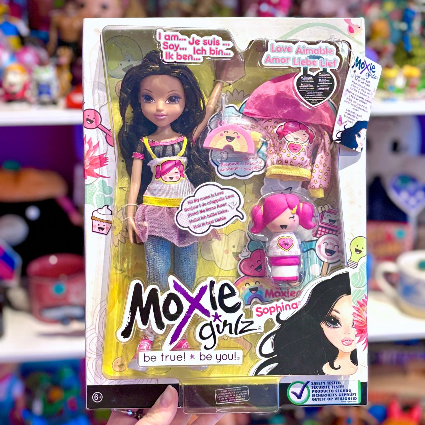 Moxie Girlz: Art - titude Sophina Doll (NIB, MGA, 2009) - PopCultGang
