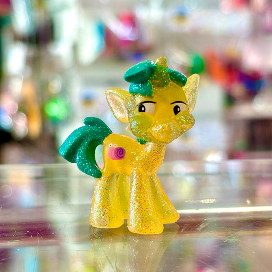My Little Pony Mystery Minis (G4, 2010s): Transparent Glitter Snail Squirm 5cm Figure - PopCultGang