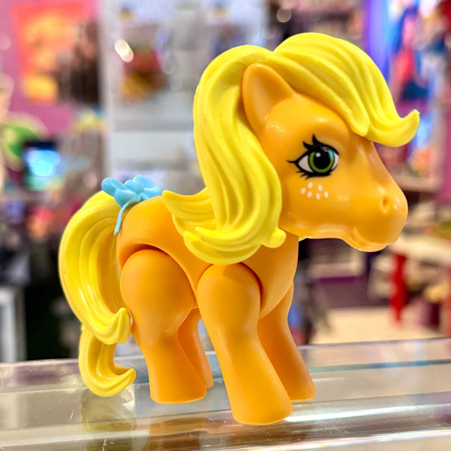 My Little Pony: The Loyal Subjects - Applejack Articulated Vinyl Figure (G4, 2010s): Transparent Glitter Peachy Sweet 5cm Figure - PopCultGang