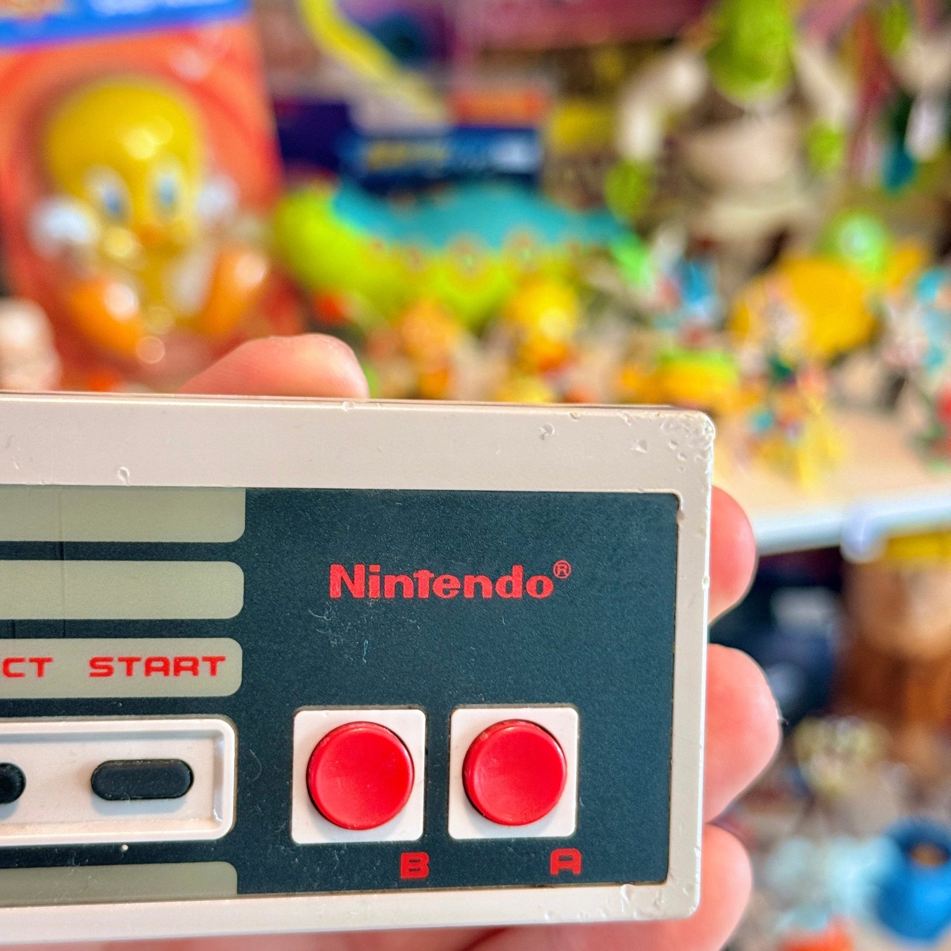 Nintendo NES Original Controller (80s) - PopCultGang