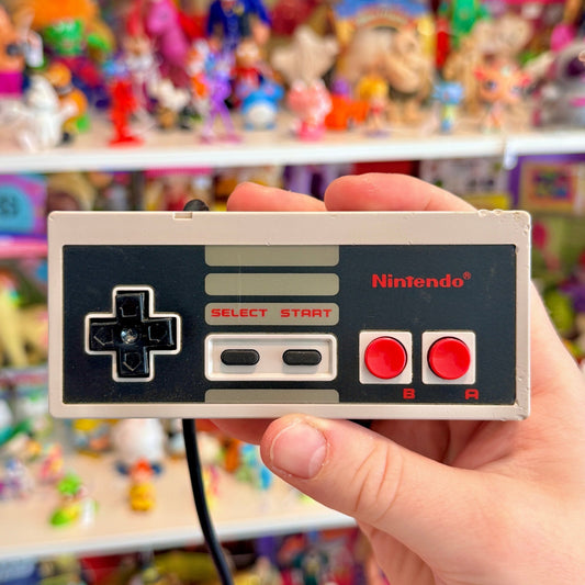 Nintendo NES Original Controller (80s) - PopCultGang