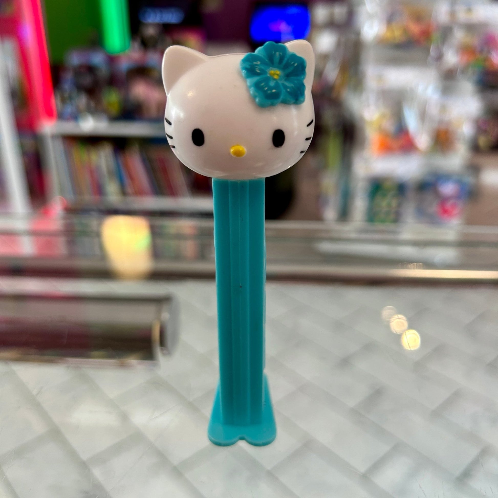 PEZ: Hello Kitty - PopCultGang