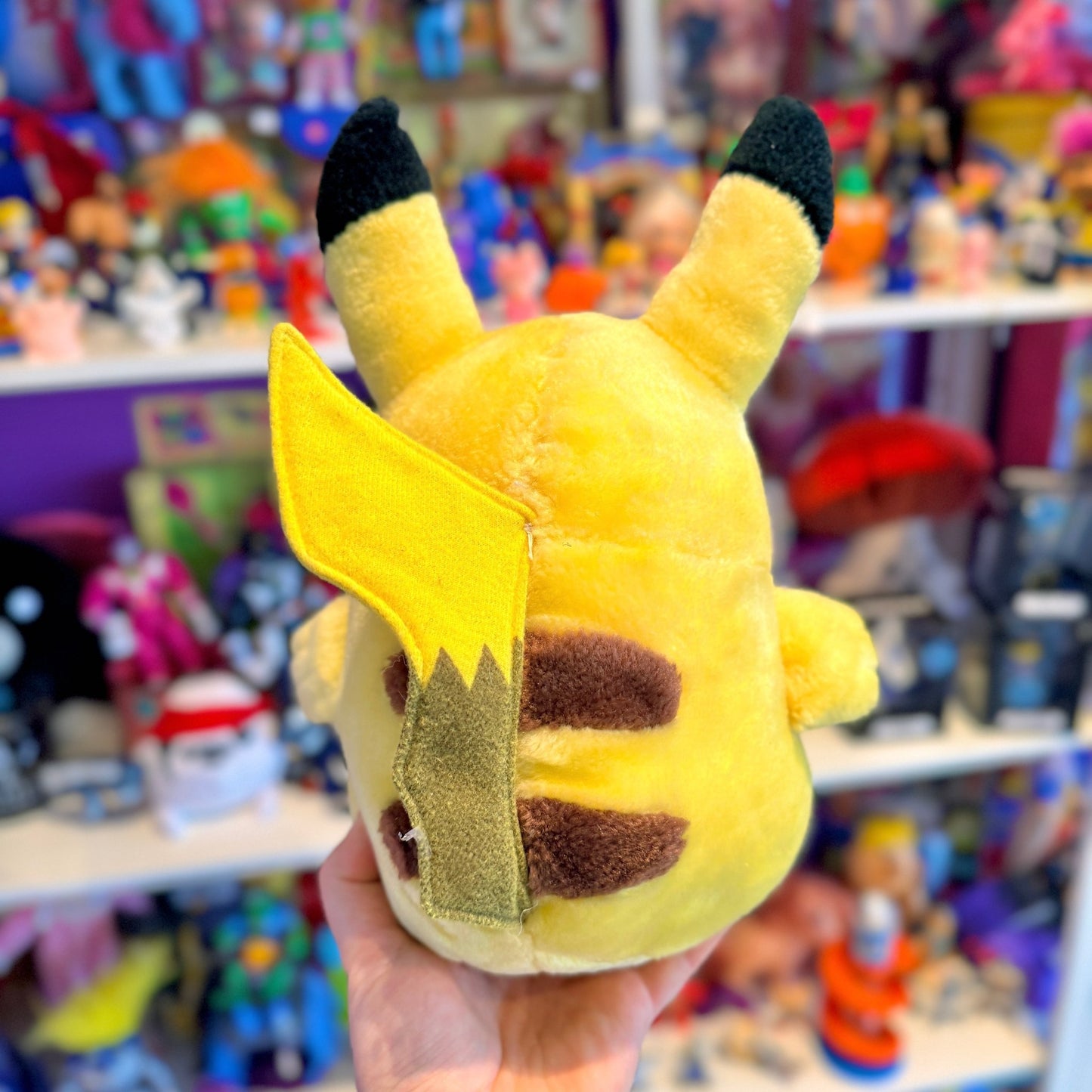Pokemon: Bootleg Pikachu Plush 20 Cm (Hasbro copy, 90s) - PopCultGang