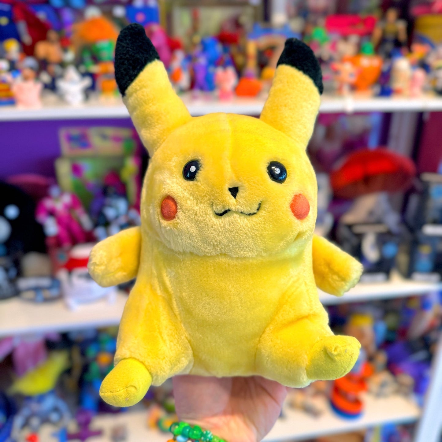 Pokemon: Bootleg Pikachu Plush 20 Cm (Hasbro copy, 90s) - PopCultGang