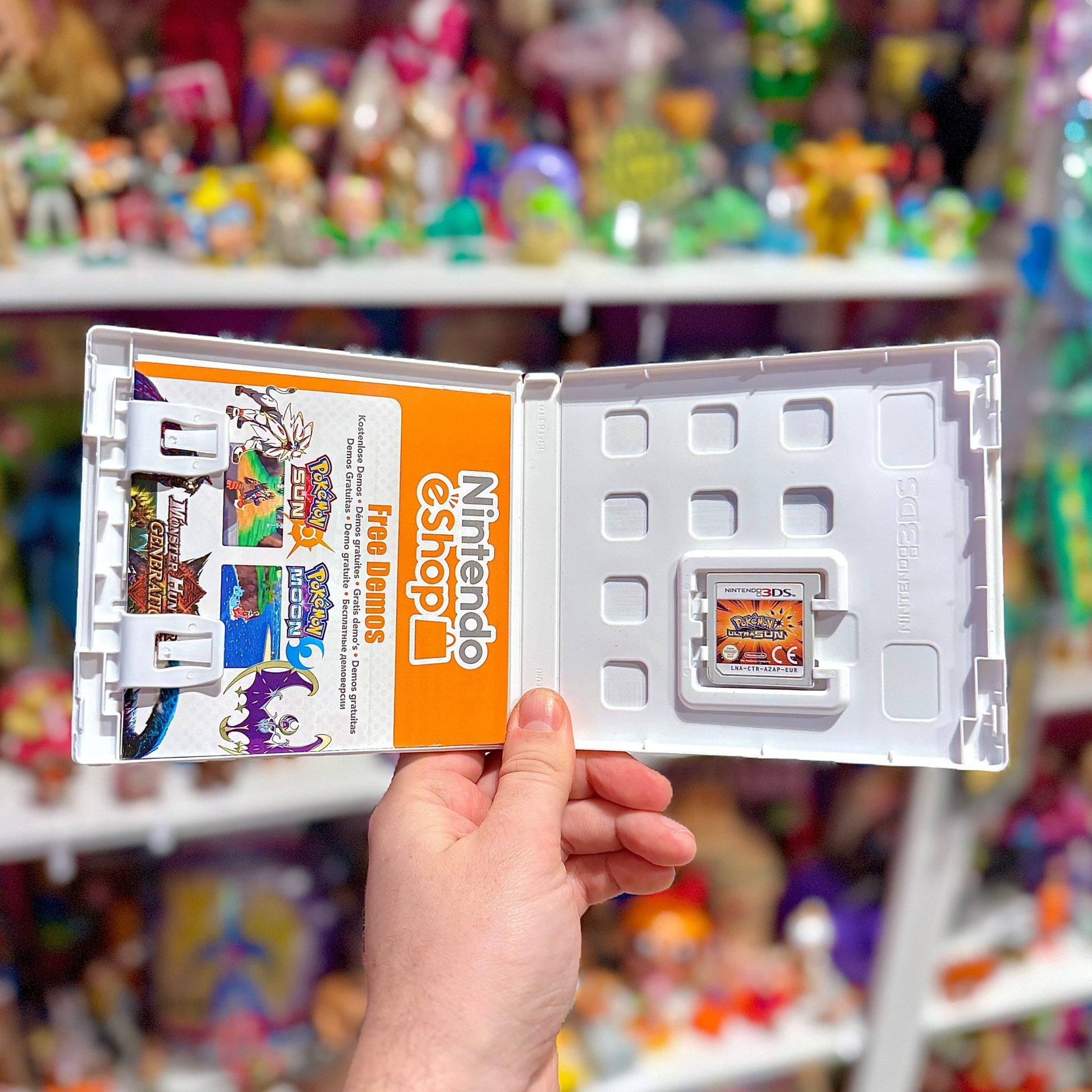 Pokemon Ultra Sun + Steelbook (Fan Edition, Nintendo 3DS) - PopCultGang