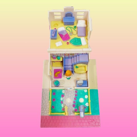 Polly Pocket: Polly's Cozy Cottage Playset + 1 Figure (1993) - PopCultGang