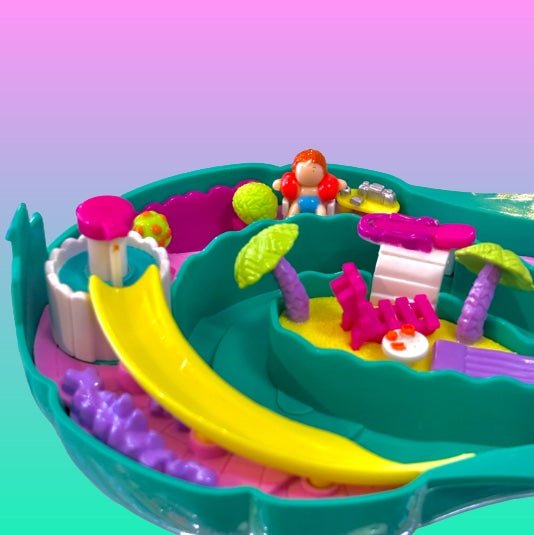 Polly Pocket: Splash N' Slide Waterpark Playset + 1 Figure (1995) - PopCultGang