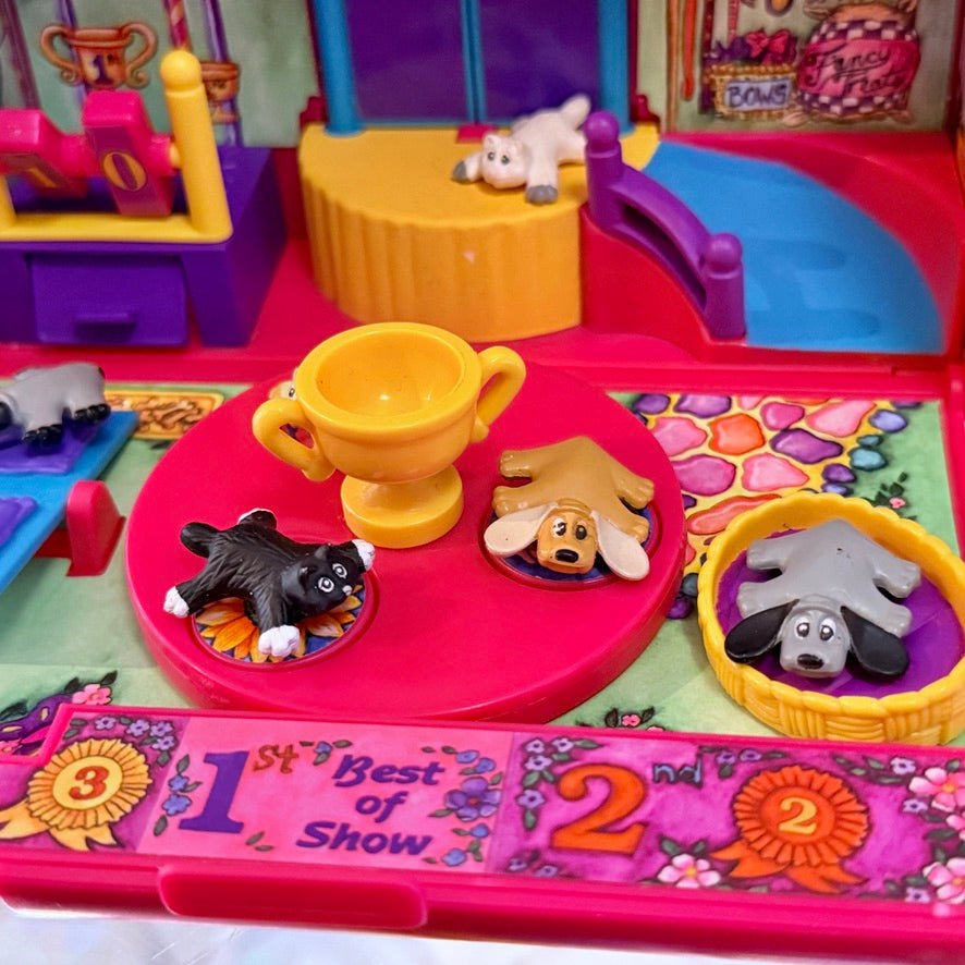 Pound Puppies: Pretty Paws Pet Show Playset (Galoob, 1995) - PopCultGang