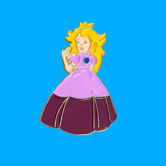 Princess Peach Enamel Pin (Nintendo, 80s) - PopCultGang