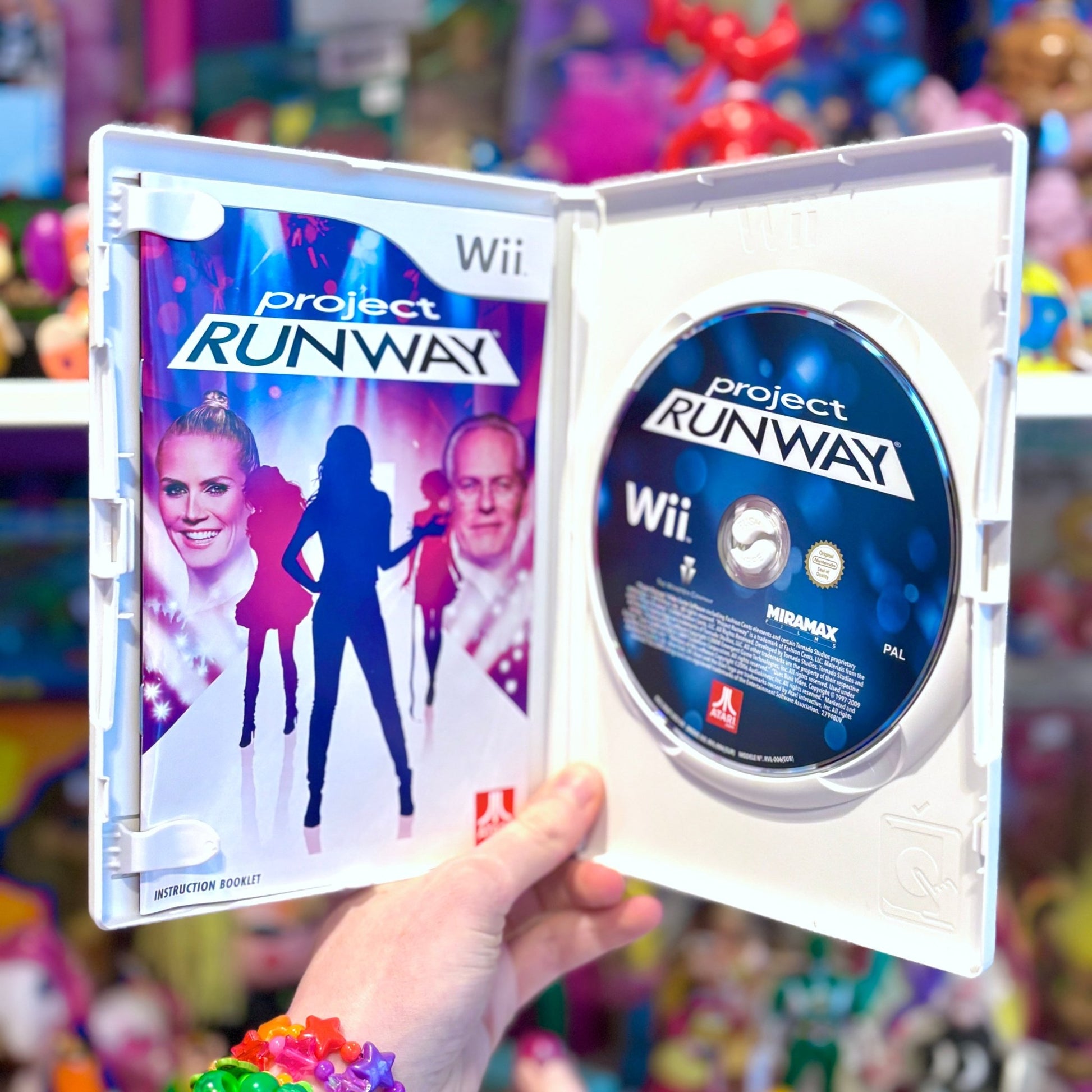 Project Runway (Wii) - PopCultGang