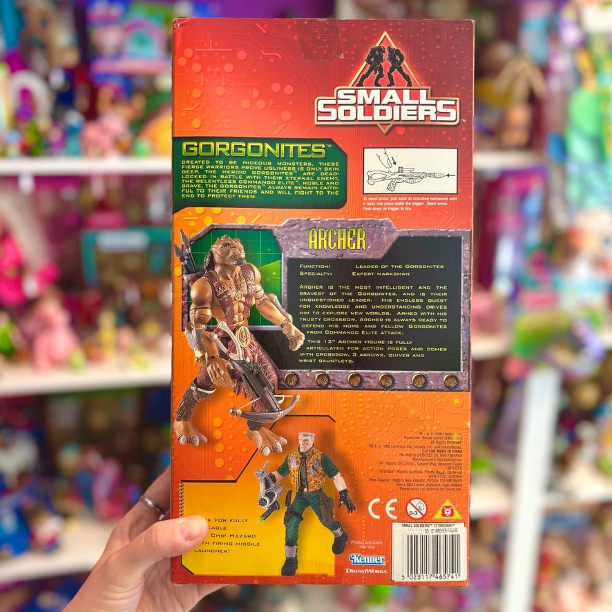 Small Soldiers: Archer Figure with Firing Cross Bow 30 cm (Kenner, 1998) - PopCultGang