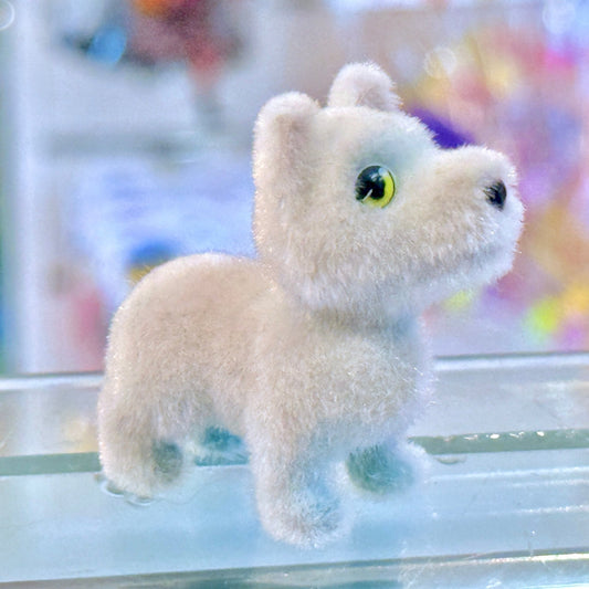 Snow Pets In My Pocket - Blanca The Arctic Wolf #11 - Fluffy Flocked Mini Figure (MEG, 2009) - PopCultGang
