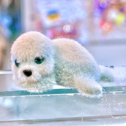 Snow Pets In My Pocket - Hela The Cub Seal #2 - Fluffy Flocked Mini Figure (MEG, 2009) - PopCultGang