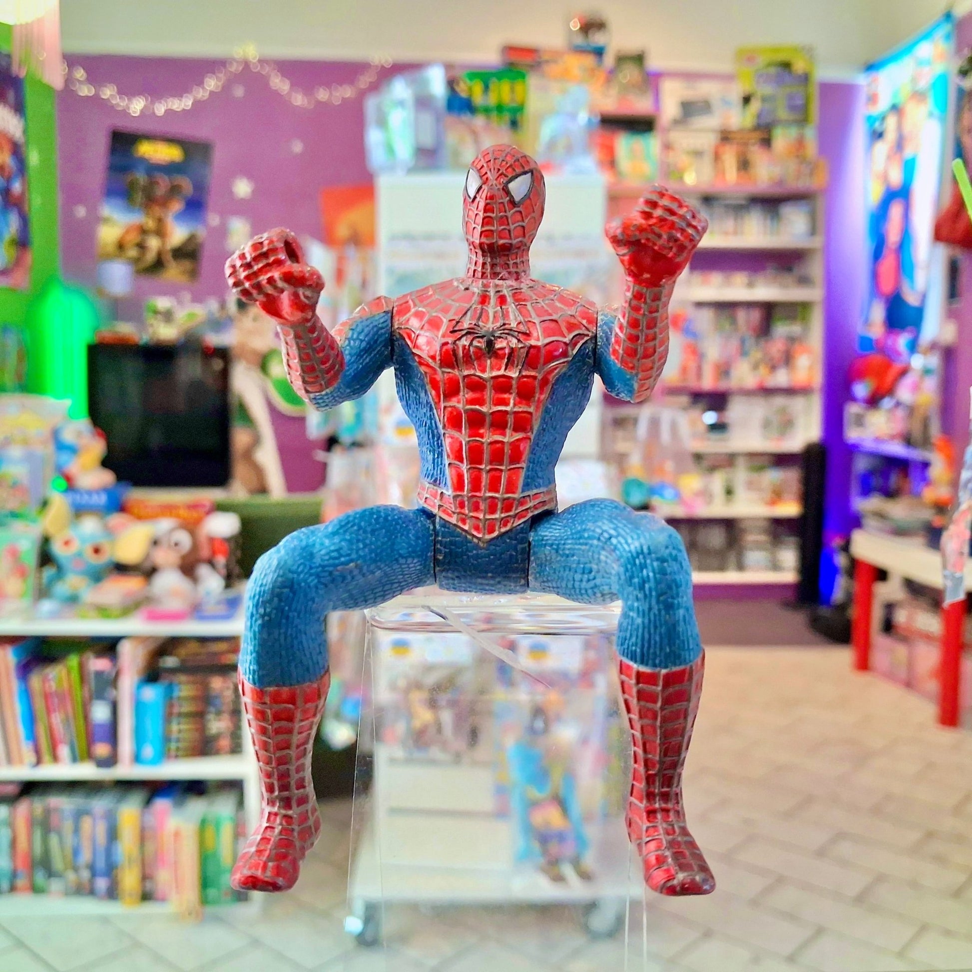 Spider-Man: The Movie -Sitting Spider-Man Action Figure (ToyBiz, 2003) - PopCultGang