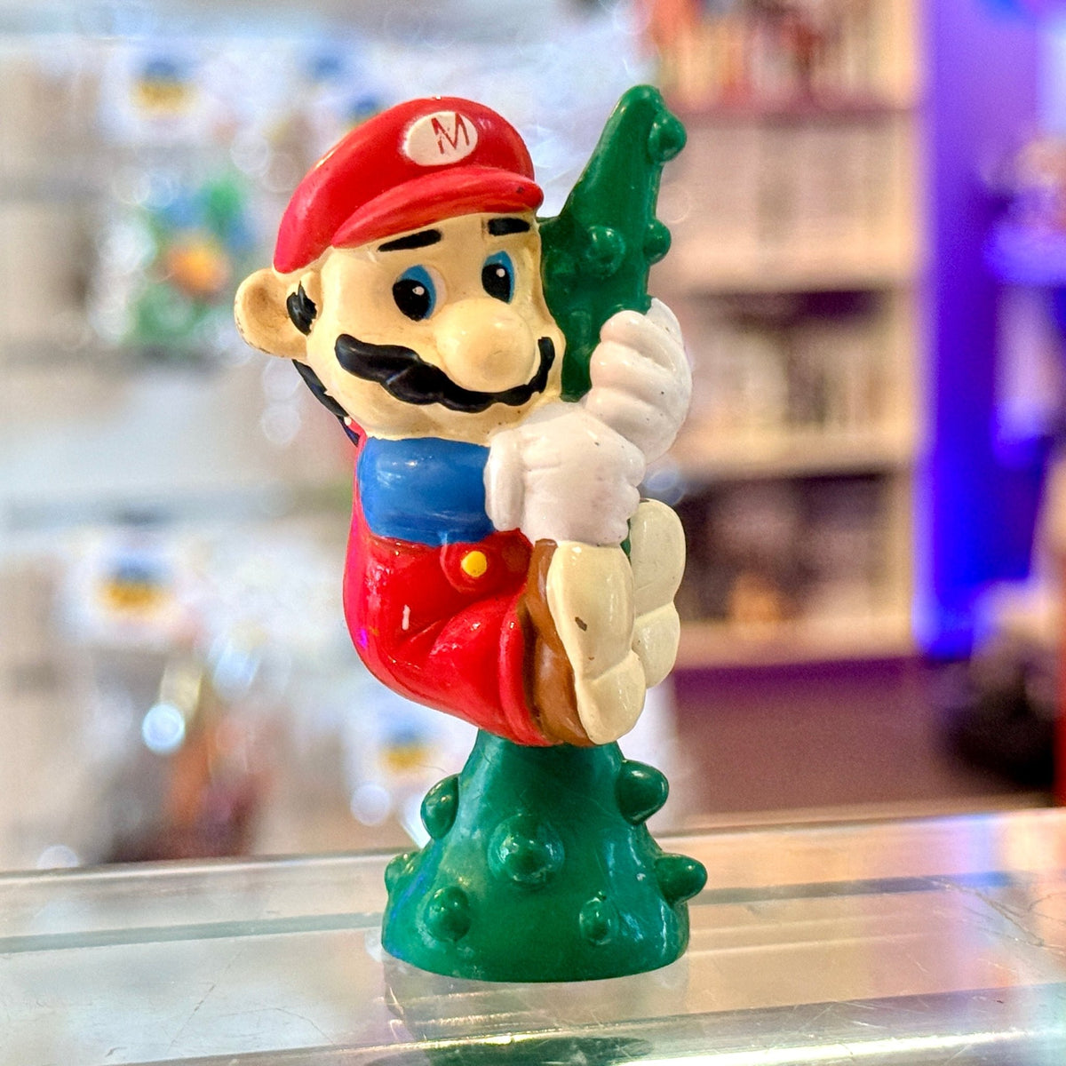 Super Mario Figurines: Mario Climbing Vine PVC Figure (Applause, Nintendo, 1989) - PopCultGang