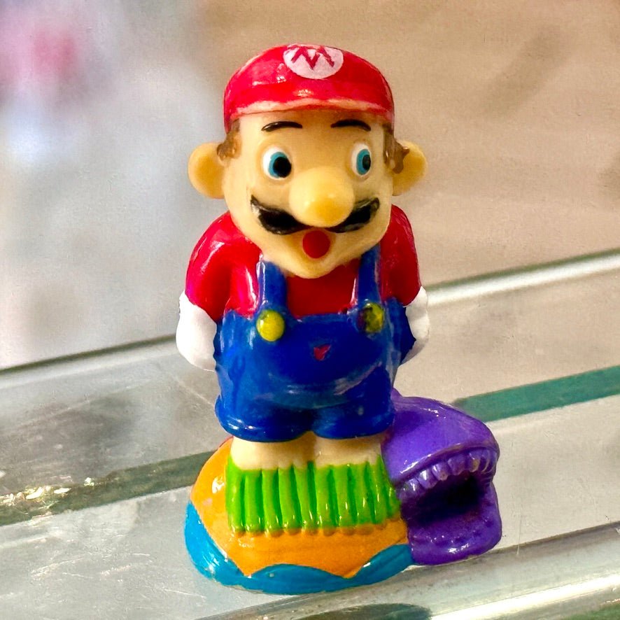 Super Mario Green Feet Mini Figure (Zaini, Nintendo, 1996) - PopCultGang