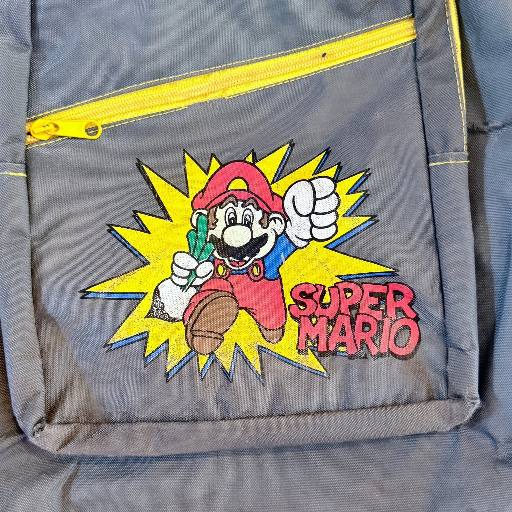 Super Mario / Nintendo Grey School Backpack (90s) - PopCultGang