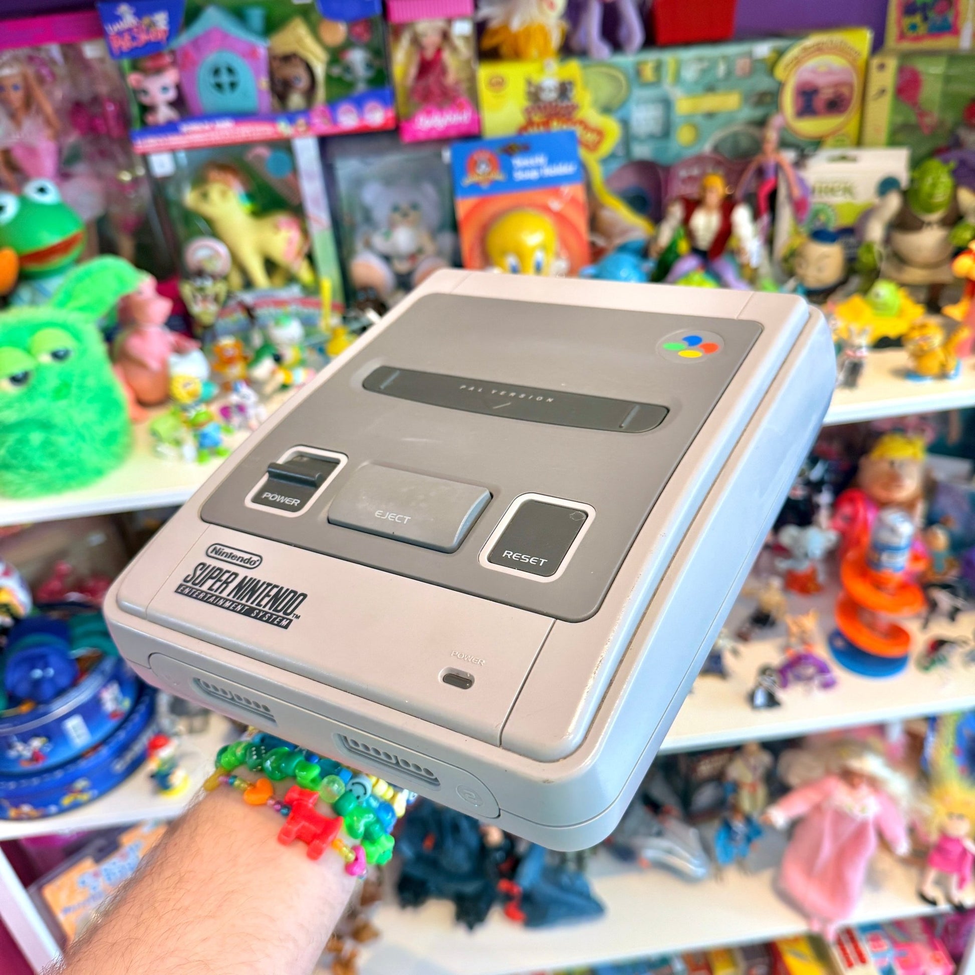 Super Nintendo + Controller - PopCultGang