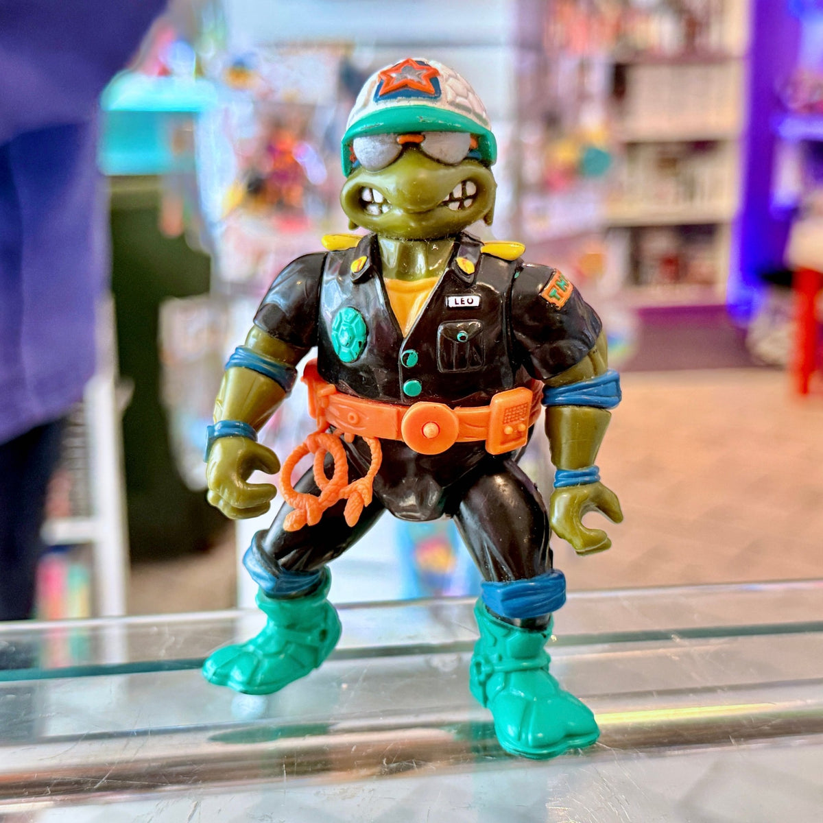 Teenage Mutant Ninja Turtles: Make My Day Leo The Kowabunga Crimefightin' Cop Action Figure - Policeman (Playmates, 1991) - PopCultGang