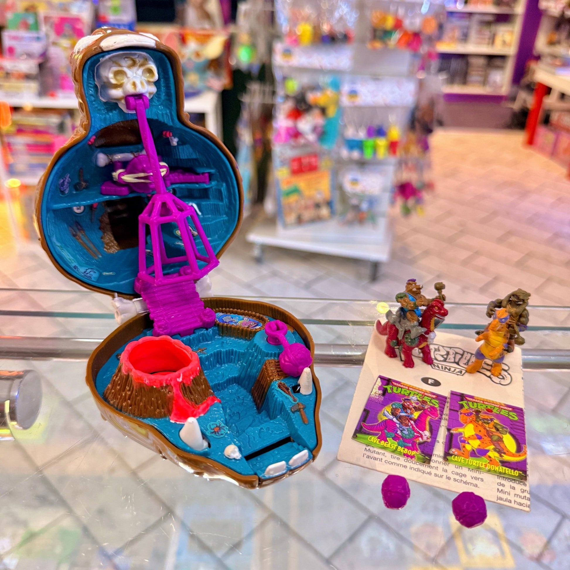 Teenage Mutant Ninja Turtles: Mini Mutants - Bebop's Cave Dino Playset (Playmates, 1995) - PopCultGang